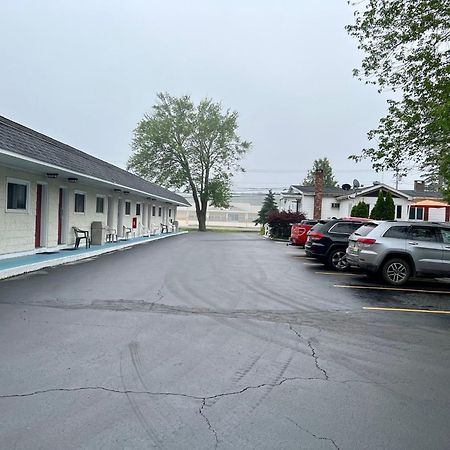 Rodeway Inn & Suites Brunswick Near Hwy 1 Esterno foto
