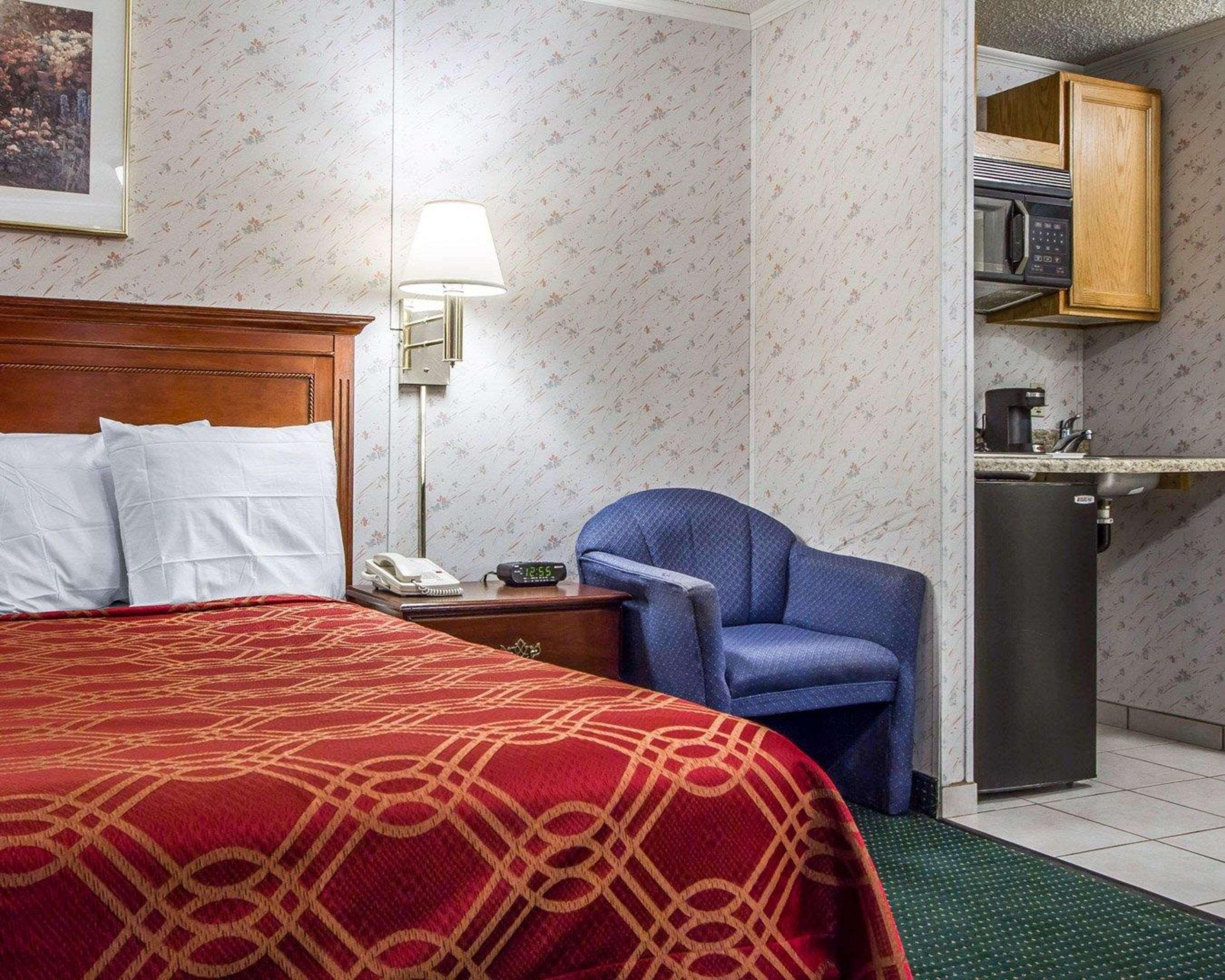 Rodeway Inn & Suites Brunswick Near Hwy 1 Esterno foto