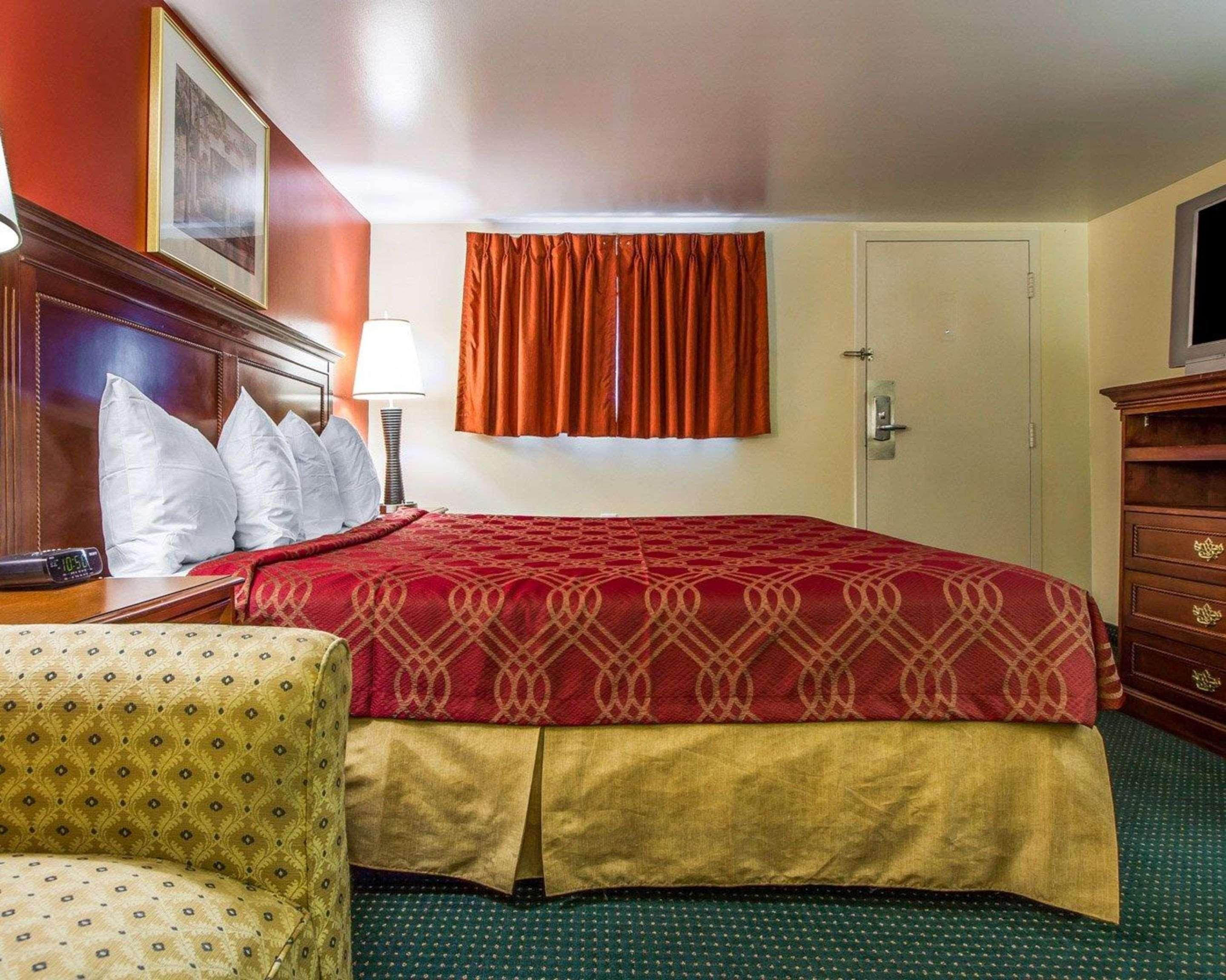 Rodeway Inn & Suites Brunswick Near Hwy 1 Esterno foto