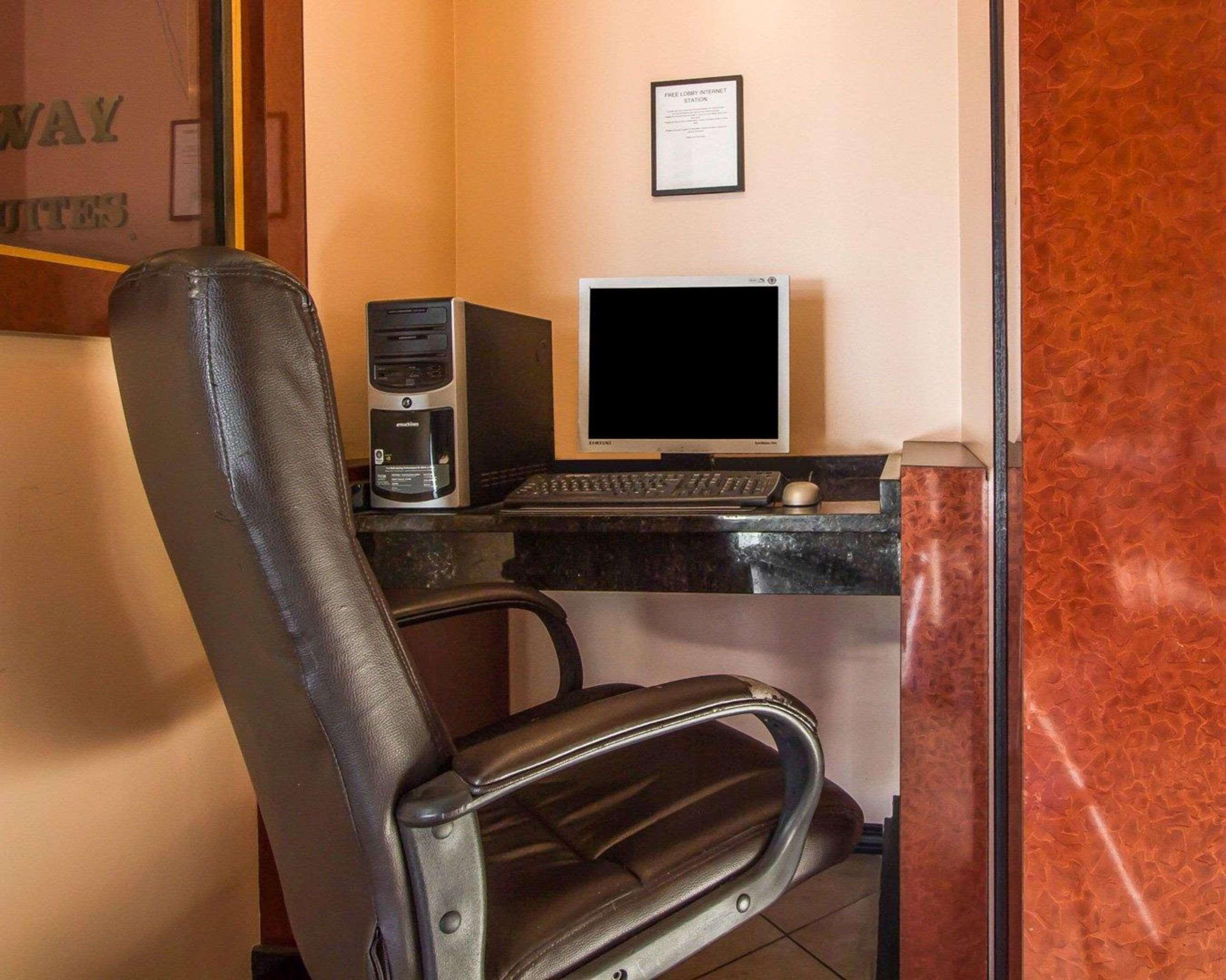 Rodeway Inn & Suites Brunswick Near Hwy 1 Esterno foto