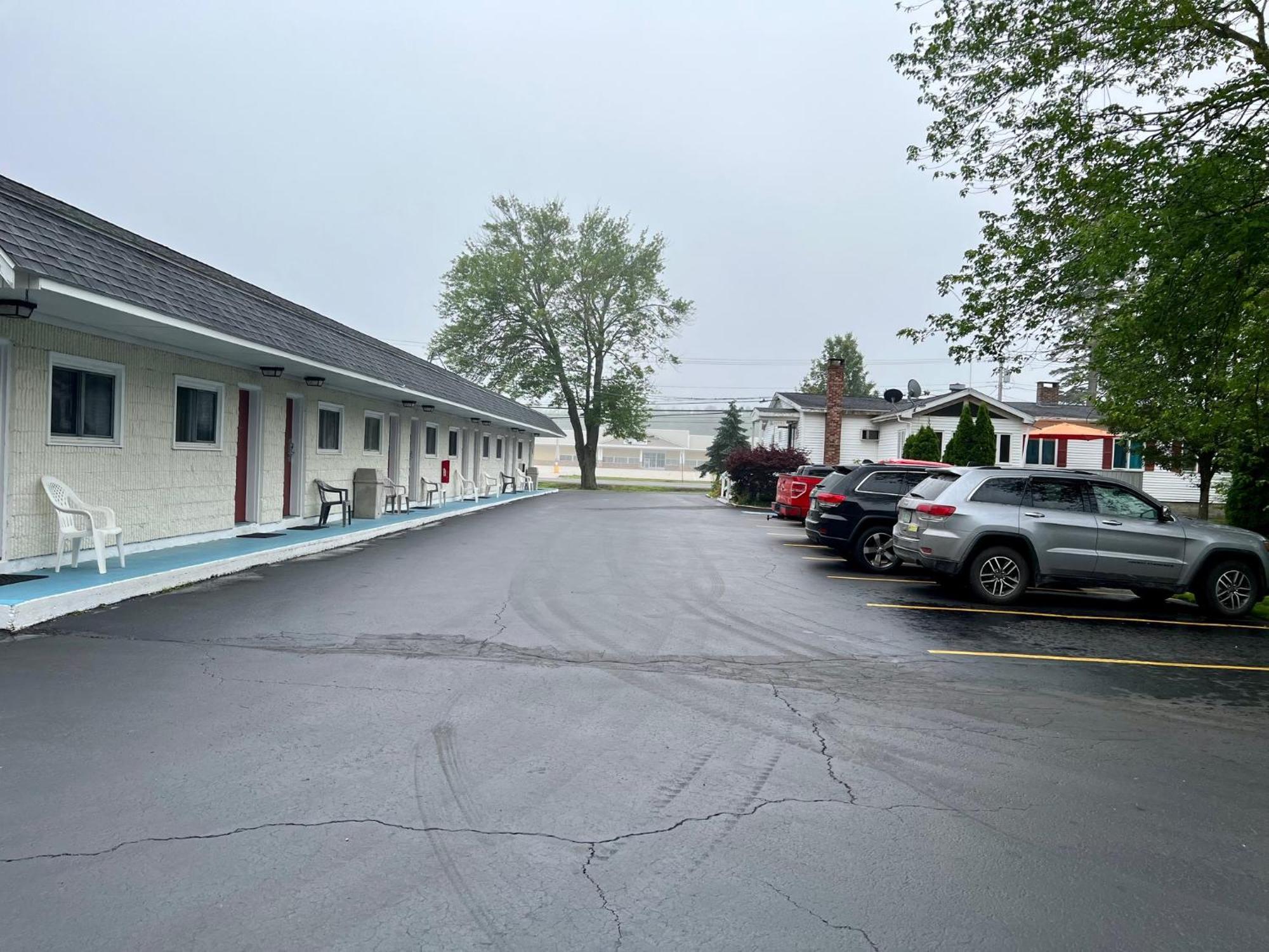 Rodeway Inn & Suites Brunswick Near Hwy 1 Esterno foto