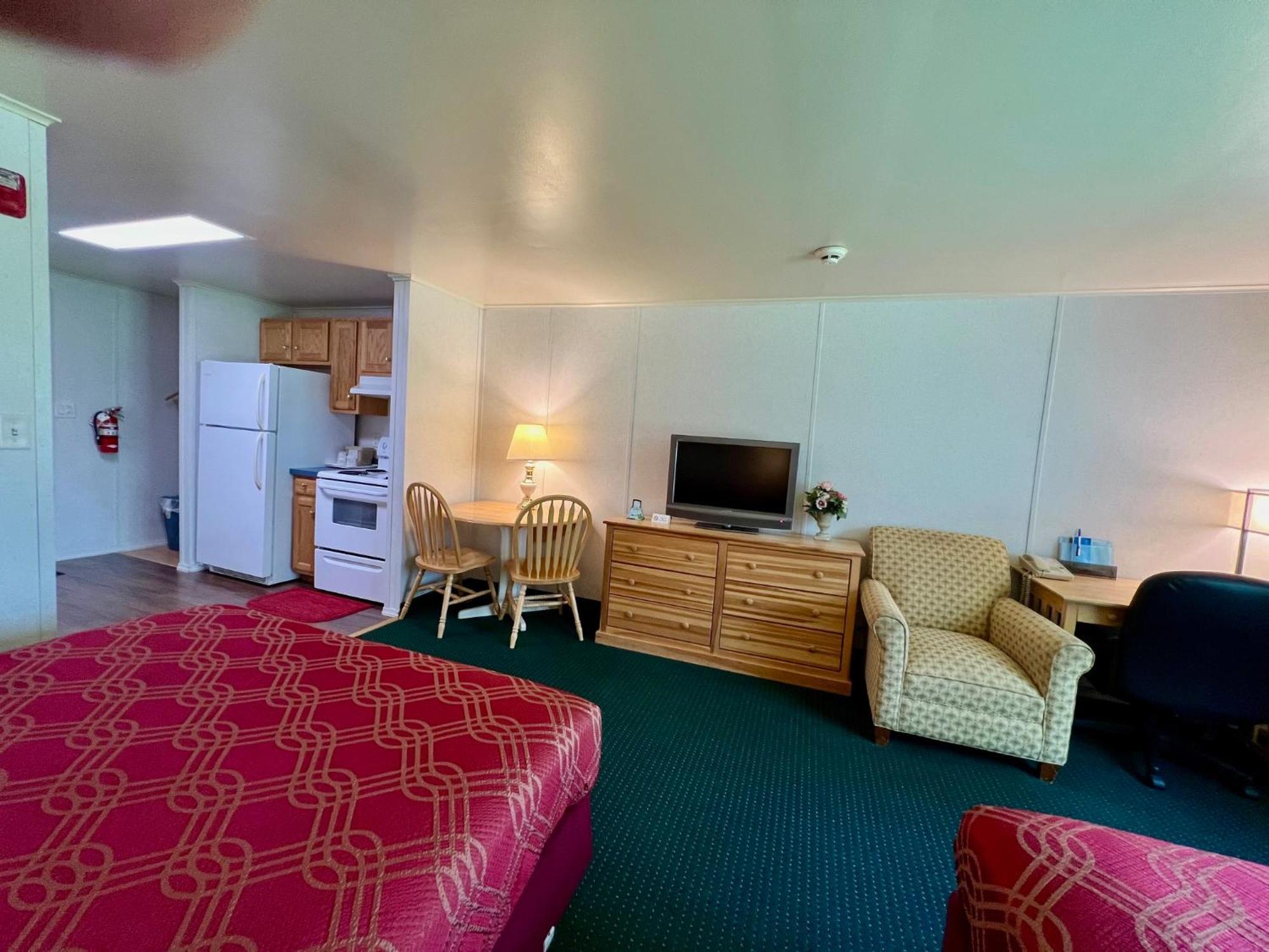 Rodeway Inn & Suites Brunswick Near Hwy 1 Esterno foto