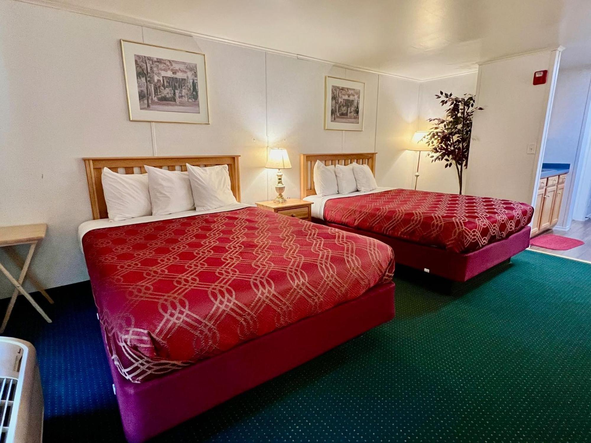 Rodeway Inn & Suites Brunswick Near Hwy 1 Esterno foto