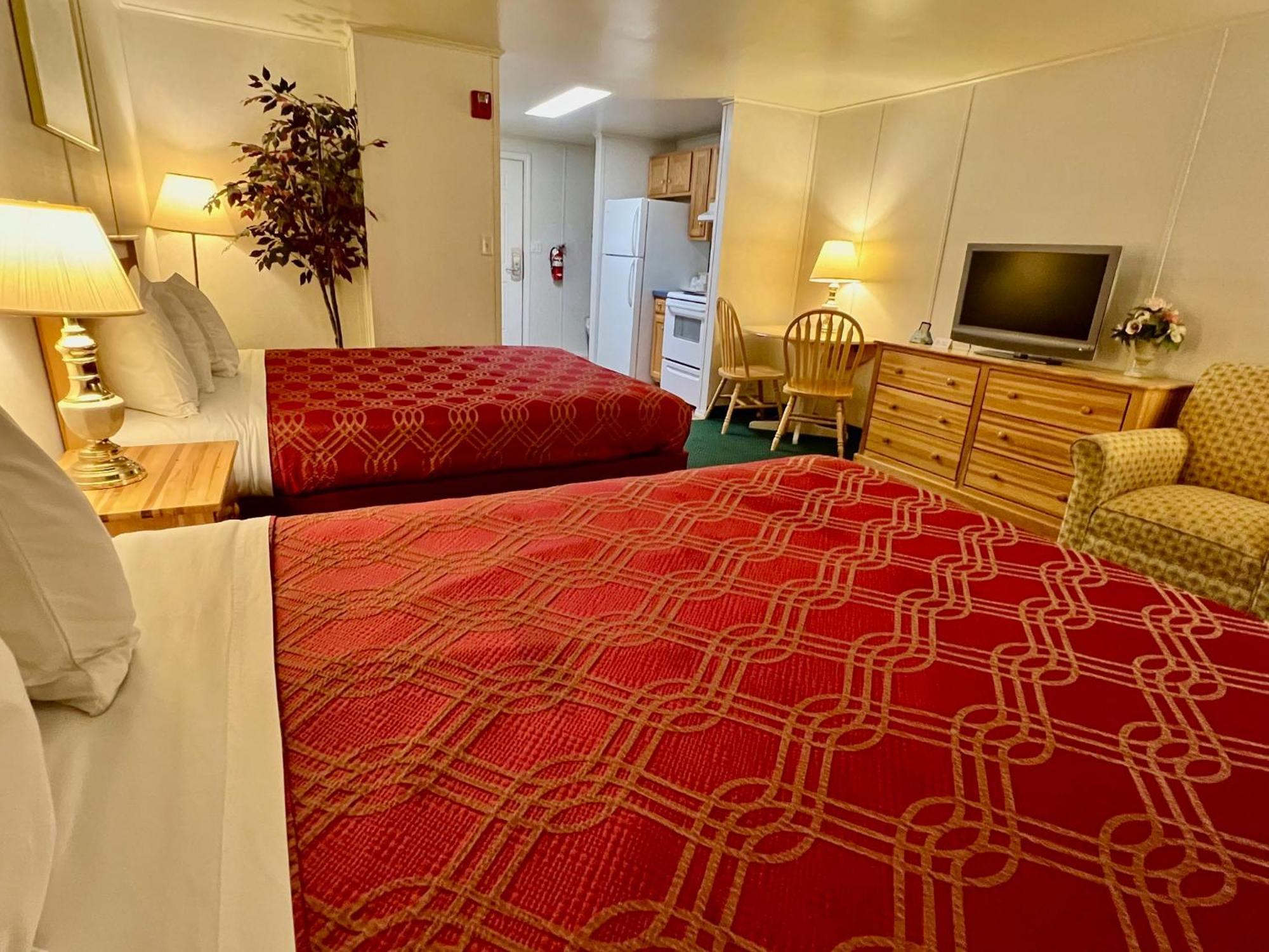 Rodeway Inn & Suites Brunswick Near Hwy 1 Esterno foto