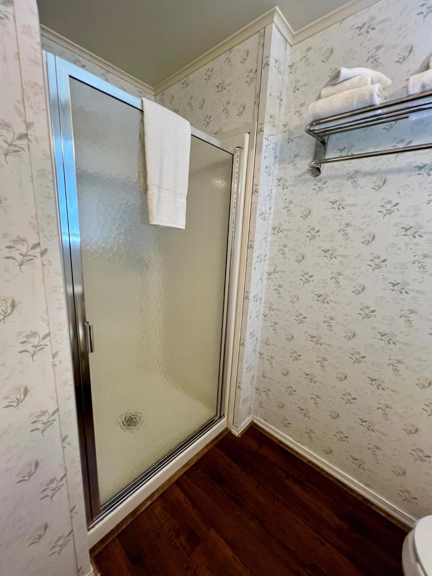 Rodeway Inn & Suites Brunswick Near Hwy 1 Esterno foto