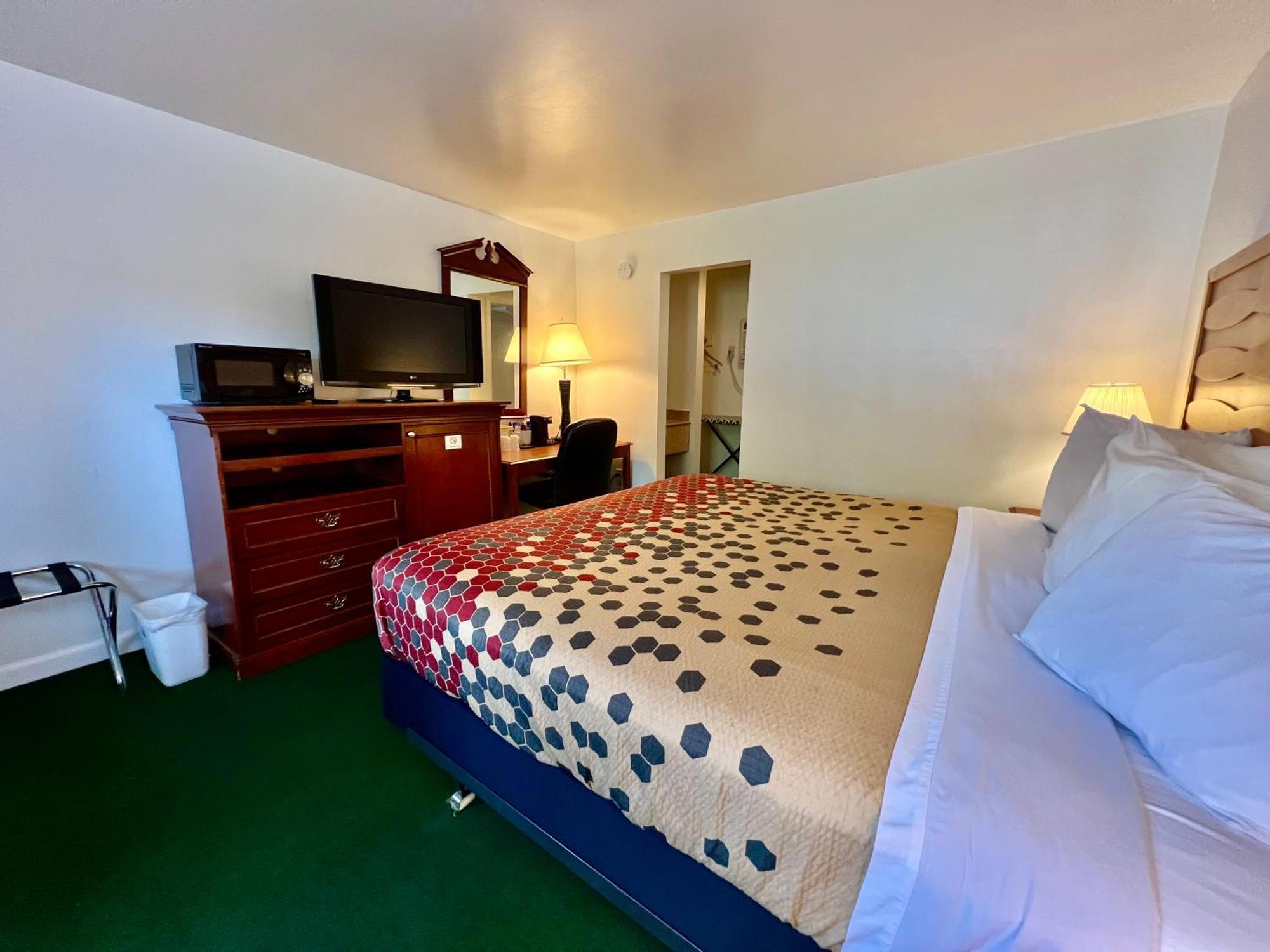 Rodeway Inn & Suites Brunswick Near Hwy 1 Esterno foto