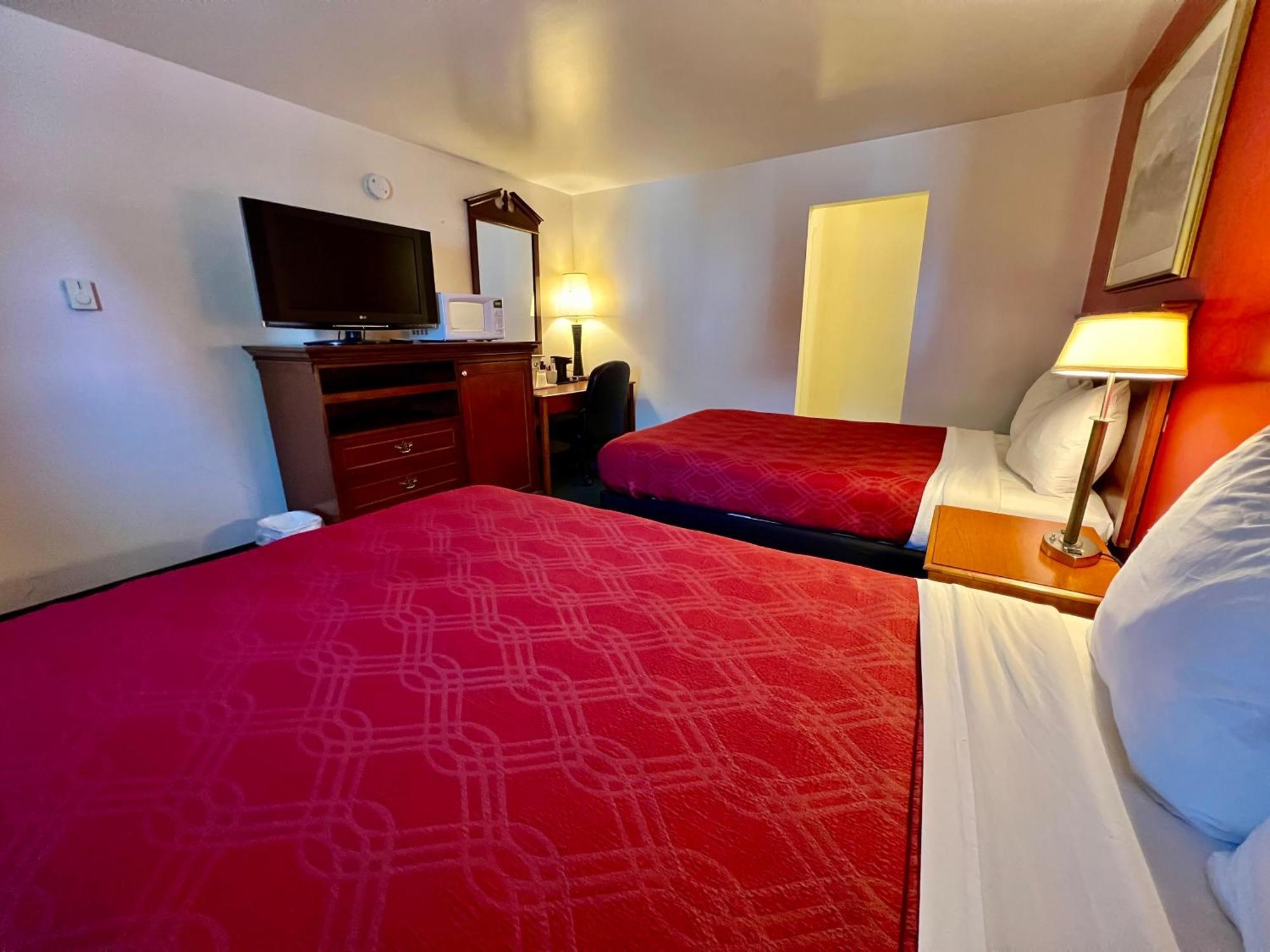 Rodeway Inn & Suites Brunswick Near Hwy 1 Esterno foto