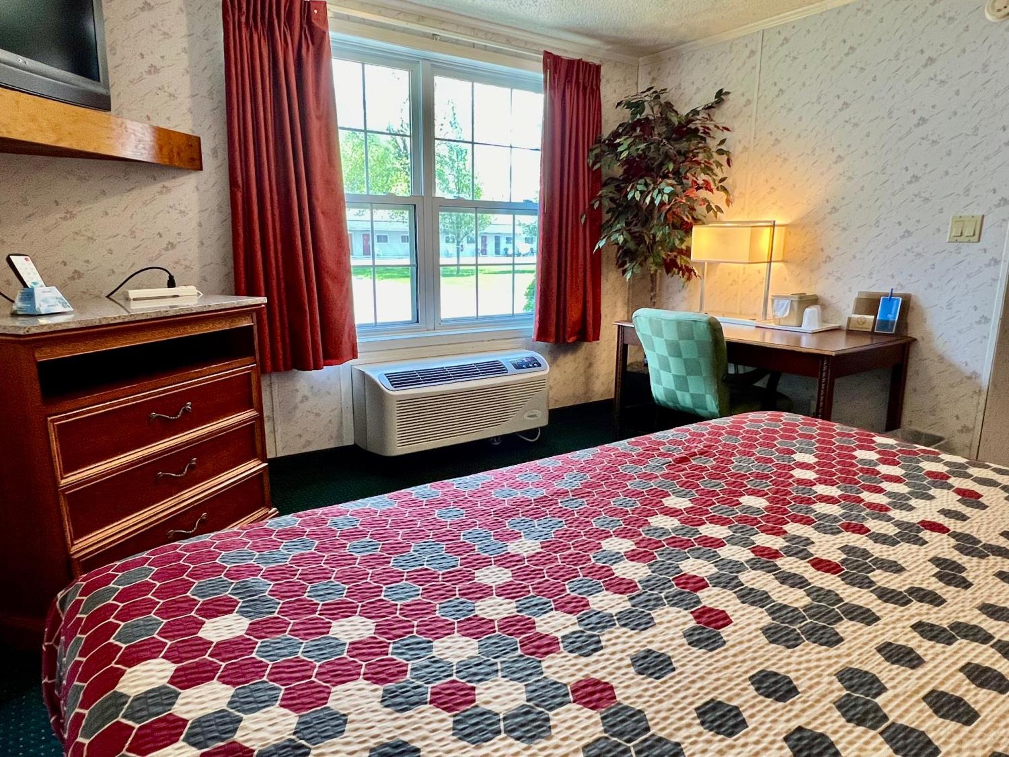 Rodeway Inn & Suites Brunswick Near Hwy 1 Esterno foto
