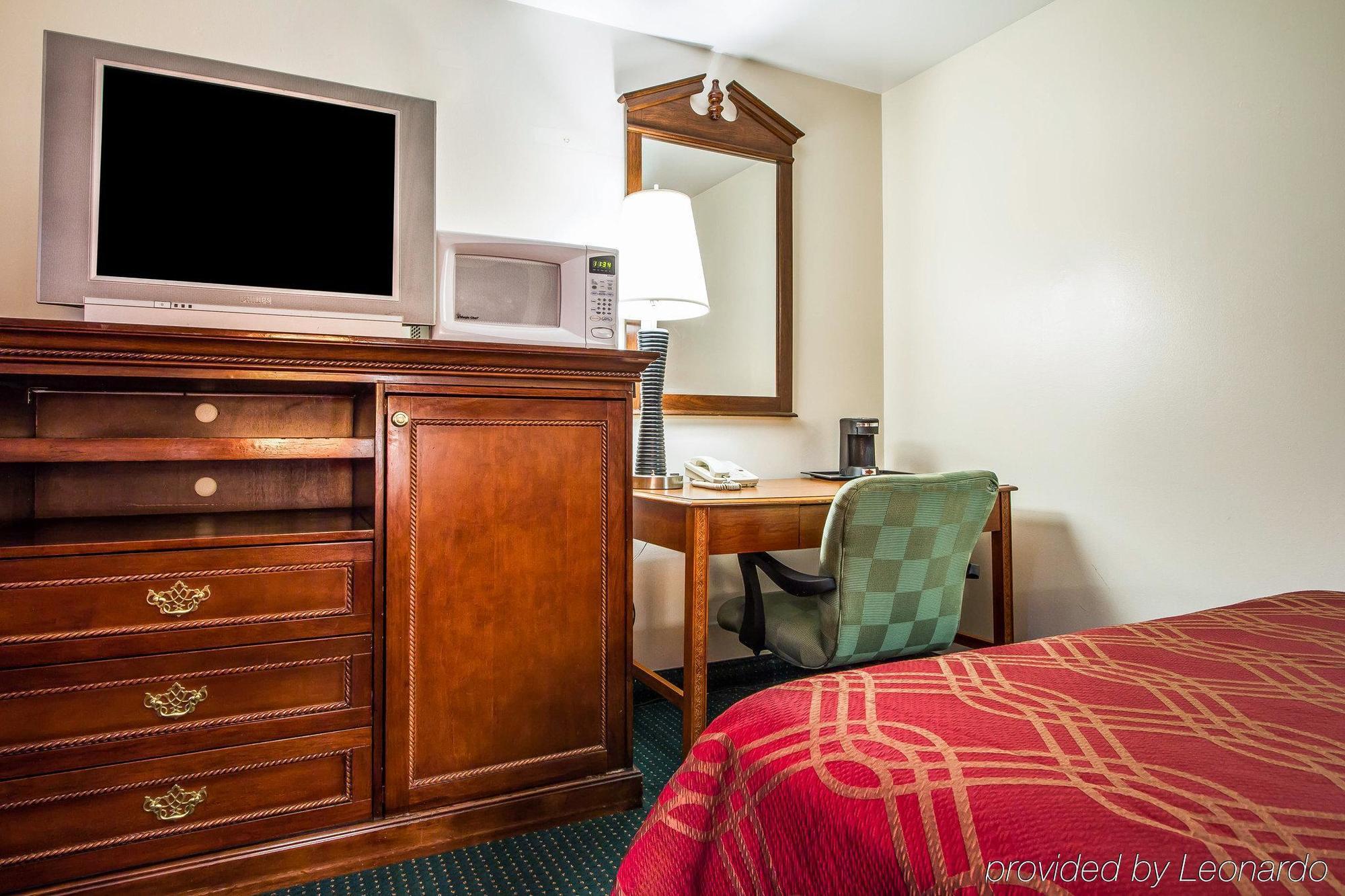 Rodeway Inn & Suites Brunswick Near Hwy 1 Esterno foto