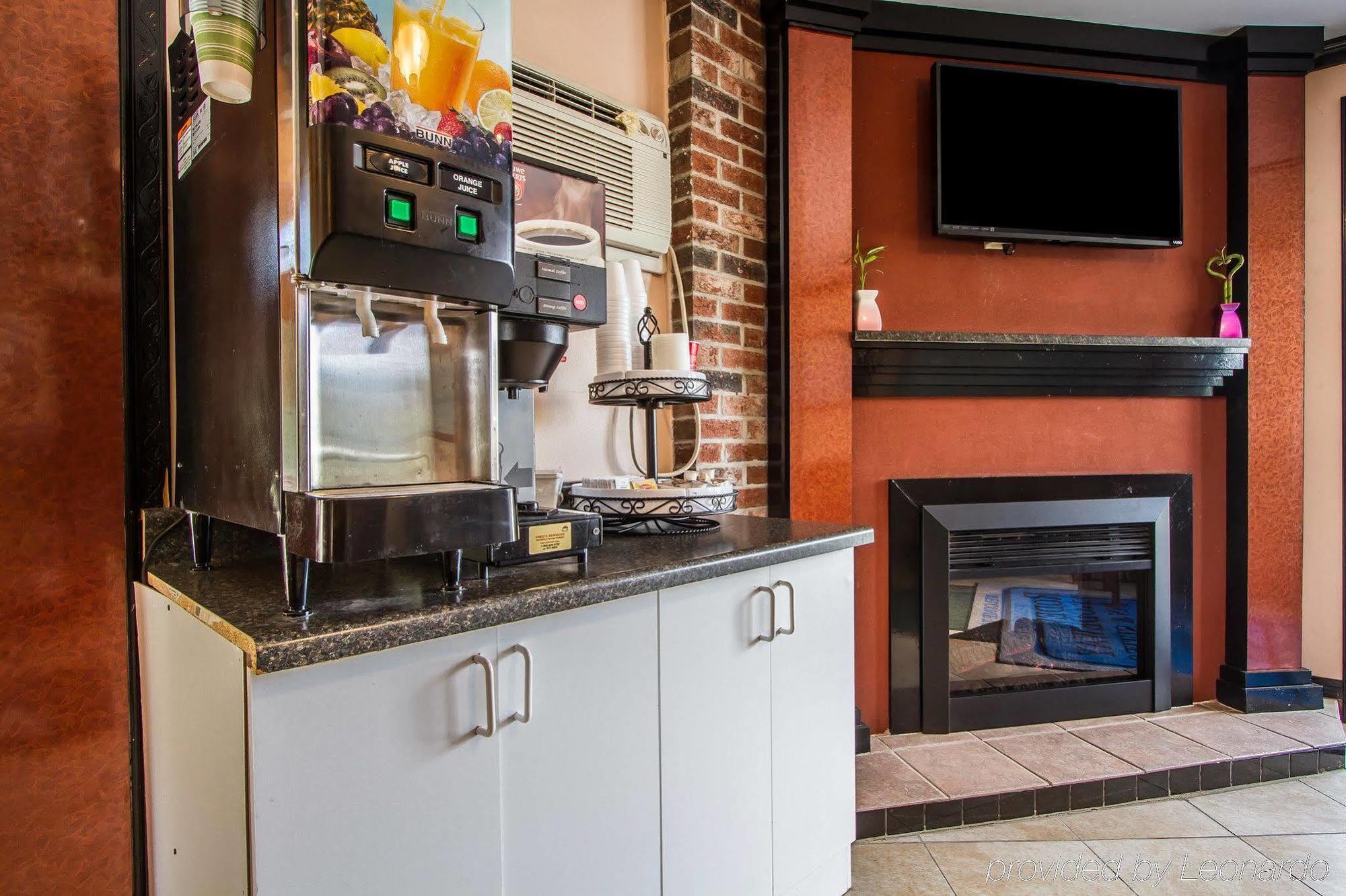 Rodeway Inn & Suites Brunswick Near Hwy 1 Esterno foto