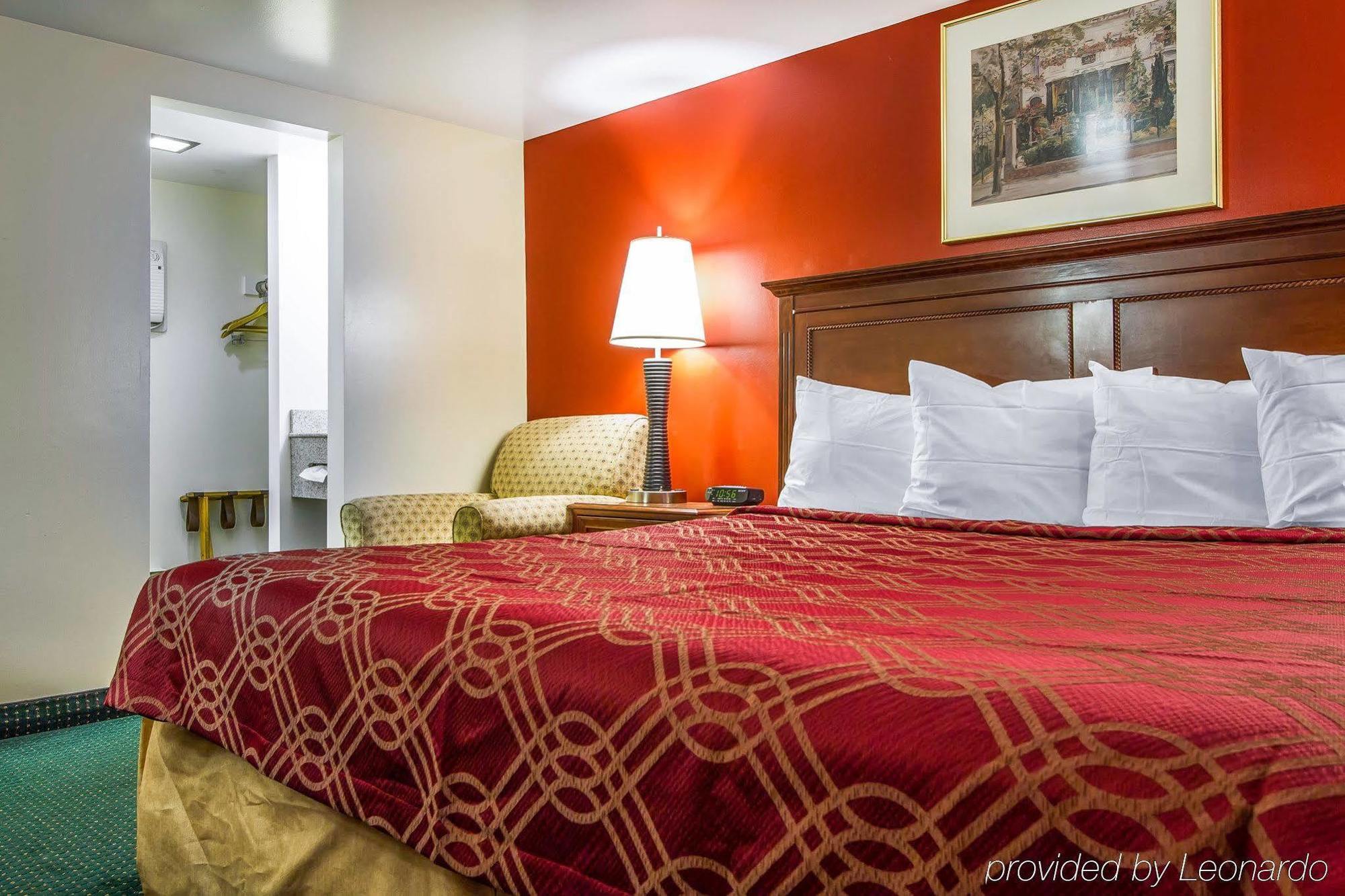 Rodeway Inn & Suites Brunswick Near Hwy 1 Esterno foto