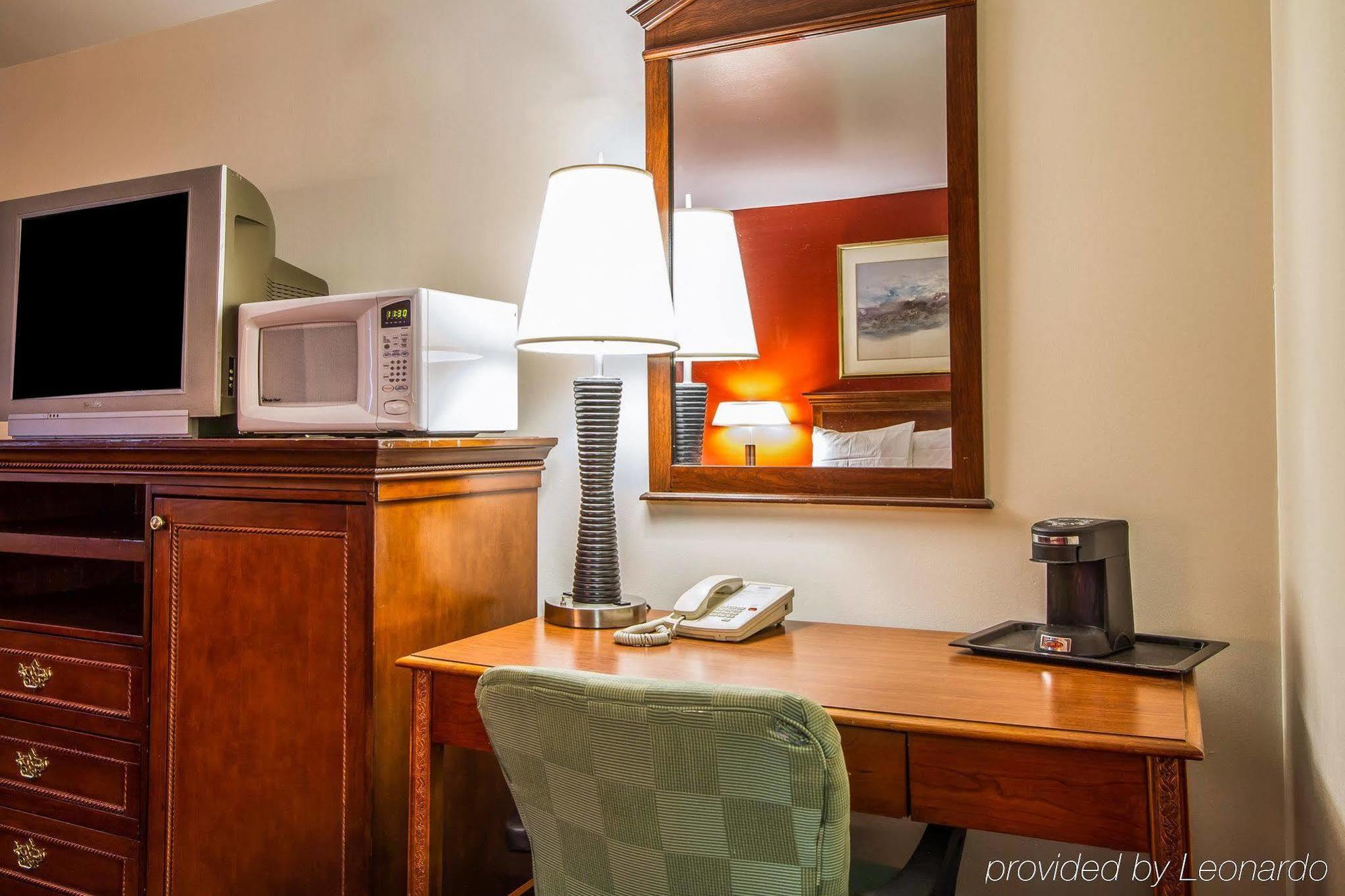 Rodeway Inn & Suites Brunswick Near Hwy 1 Esterno foto