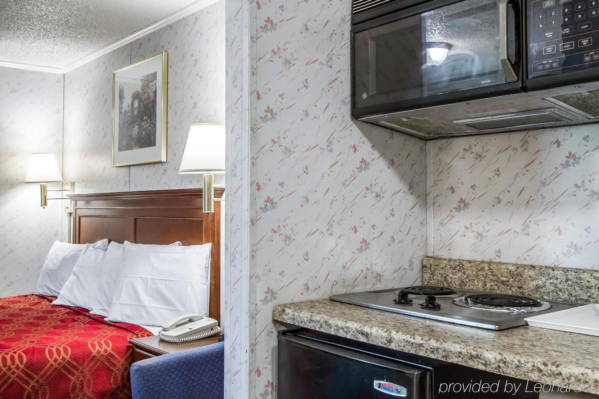 Rodeway Inn & Suites Brunswick Near Hwy 1 Esterno foto