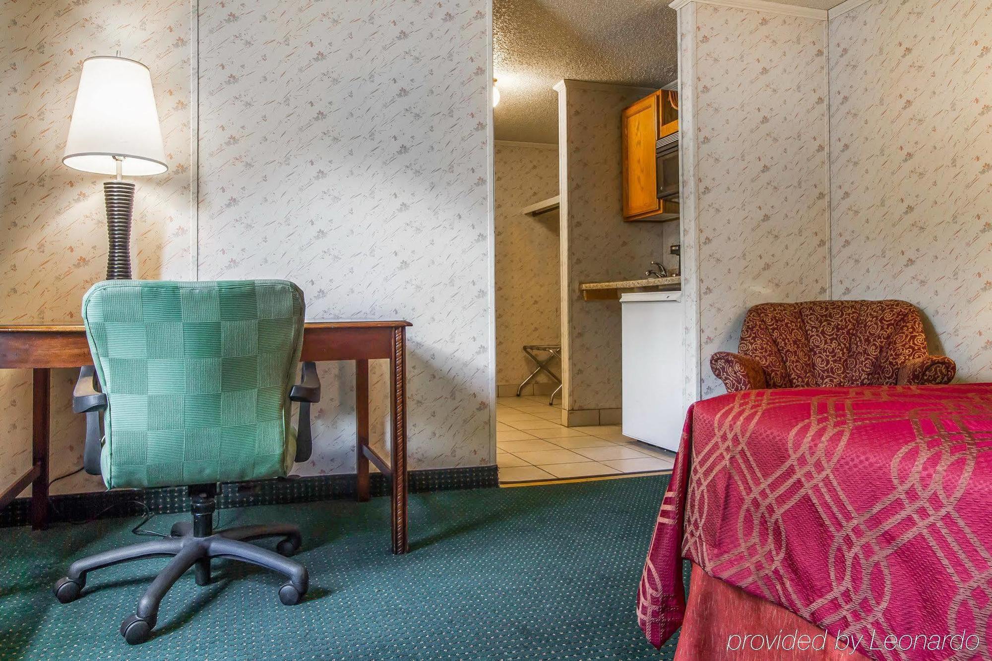 Rodeway Inn & Suites Brunswick Near Hwy 1 Esterno foto